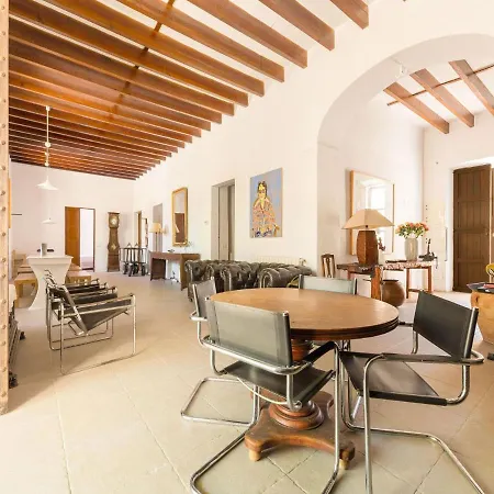Casa de Férias Stylish With Sauna, Storage, Balcony, Pool